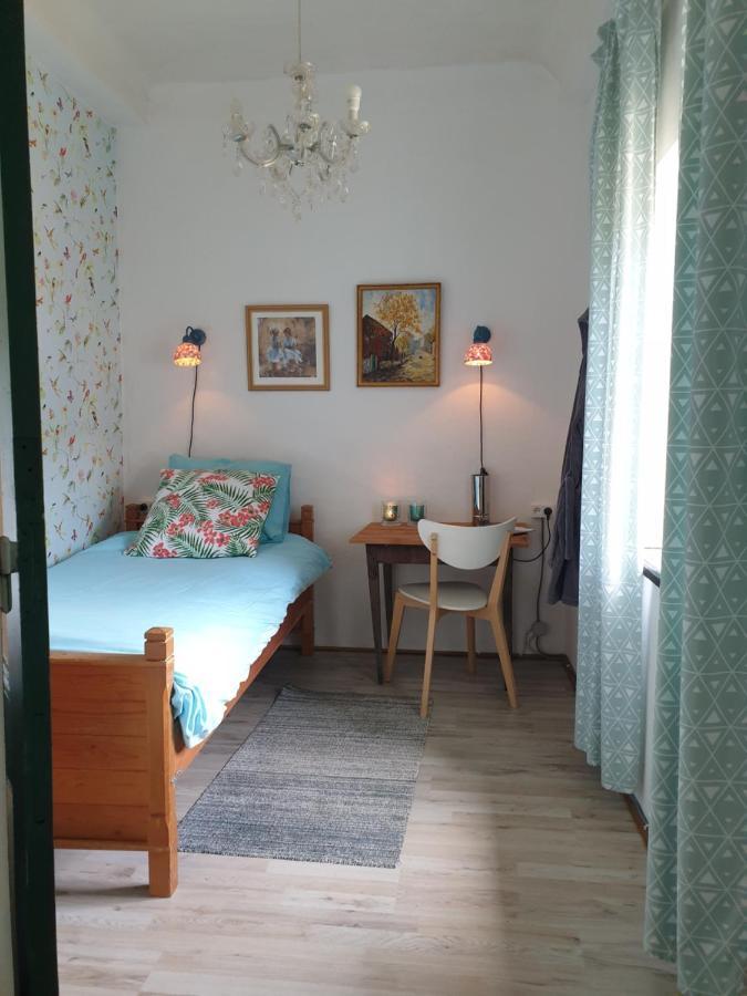 De Oude Pastorie Bed & Breakfast La Celle-En-Morvan Exterior photo
